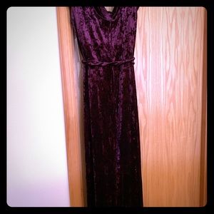 Tahiri jumpsuit in aubergine velour.